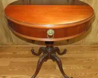 Vintage Imperial Mahogany Round Accent Table