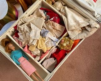 1962 Midge and Barbie case with clothes
