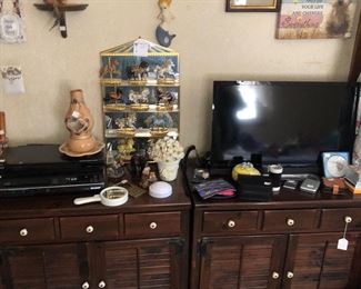 Bed rm furn and collectible carousel thanks