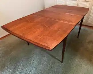 Lane Rhythm Mid Century Walnut Drop Leaf Expanding Dining Table With 1 Leave (29"H x 42"W x 62-1/2"L with 18"L Leaf)