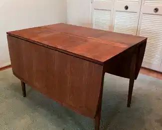 Lane Rhythm Mid Century Walnut Drop Leaf Expanding Dining Table With 1 Leave (29"H x 42"W x 62-1/2"L with 18"L Leaf)