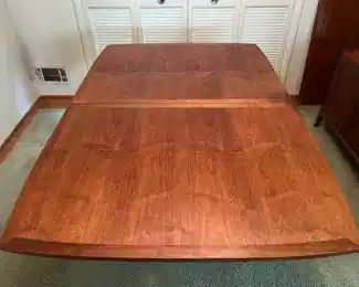 Lane Rhythm Mid Century Walnut Drop Leaf Expanding Dining Table With 1 Leave (29"H x 42"W x 62-1/2"L with 18"L Leaf)