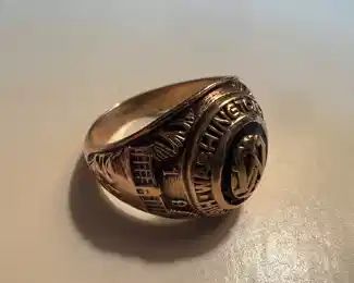 10K Gold Washington & Lee Class Ring