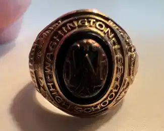10K Gold Washington & Lee Class Ring