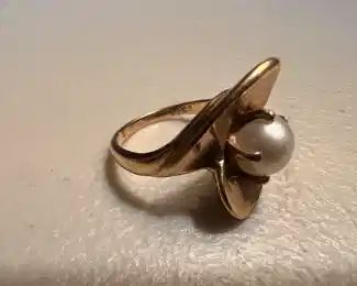 14K Gold with Pearl Ring