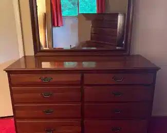 Thomasville 8 Drawer Dresser with Mirror