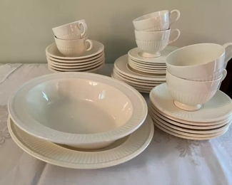 Wedgwood Edme Porcelain China (32pc)
