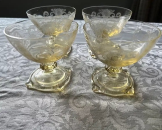 Heisey Sahara Yellow Custard Glasses (4pc)