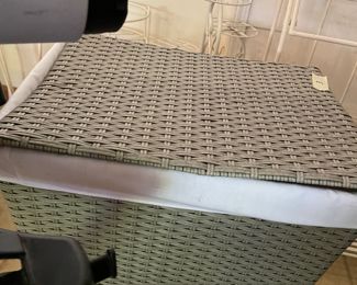 laundry hamper
