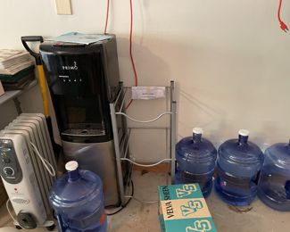 water dispenser, rack & 4 bottles of water