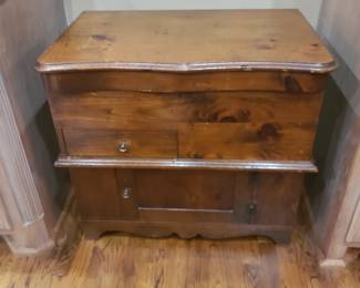 Antique chest w drawers