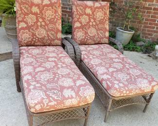 Nice pair of chaise lounges 
