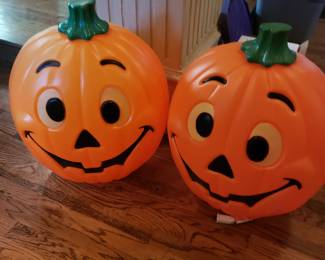 Grand venture vintage blow mold 