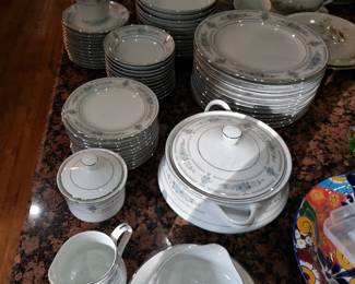 ELINGTON- 12 place setting + extras