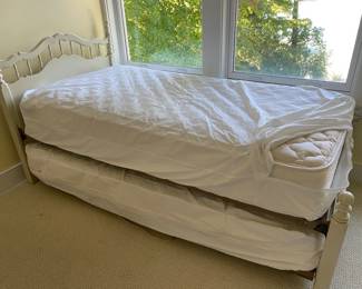 Ethan Allen trundle bed