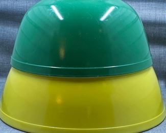 Pyrex Primary Colors Mixing Bowls