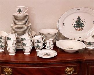 Nikko Christmas Dish Set