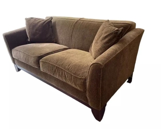 $750.00 Pottery Barn Greenwich Brown Upholstered 2 Seater Settee Sofa LY200-10
With its handsome welted seams and down-blend-wrapped seat cushions, the Greenwich Sofa is suited to rooms where relaxing and entertaining demand equal time.

Dimensions: 72 x 36 x 31"H  Seat=20"

Condition:  Very good condition

Local pick up Potomac, MD.  Contact us for shipper suggestions