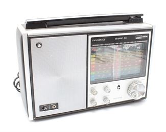 Montgomery Ward Airline FM/AM/CB 8 Band IC Transistor Radio
