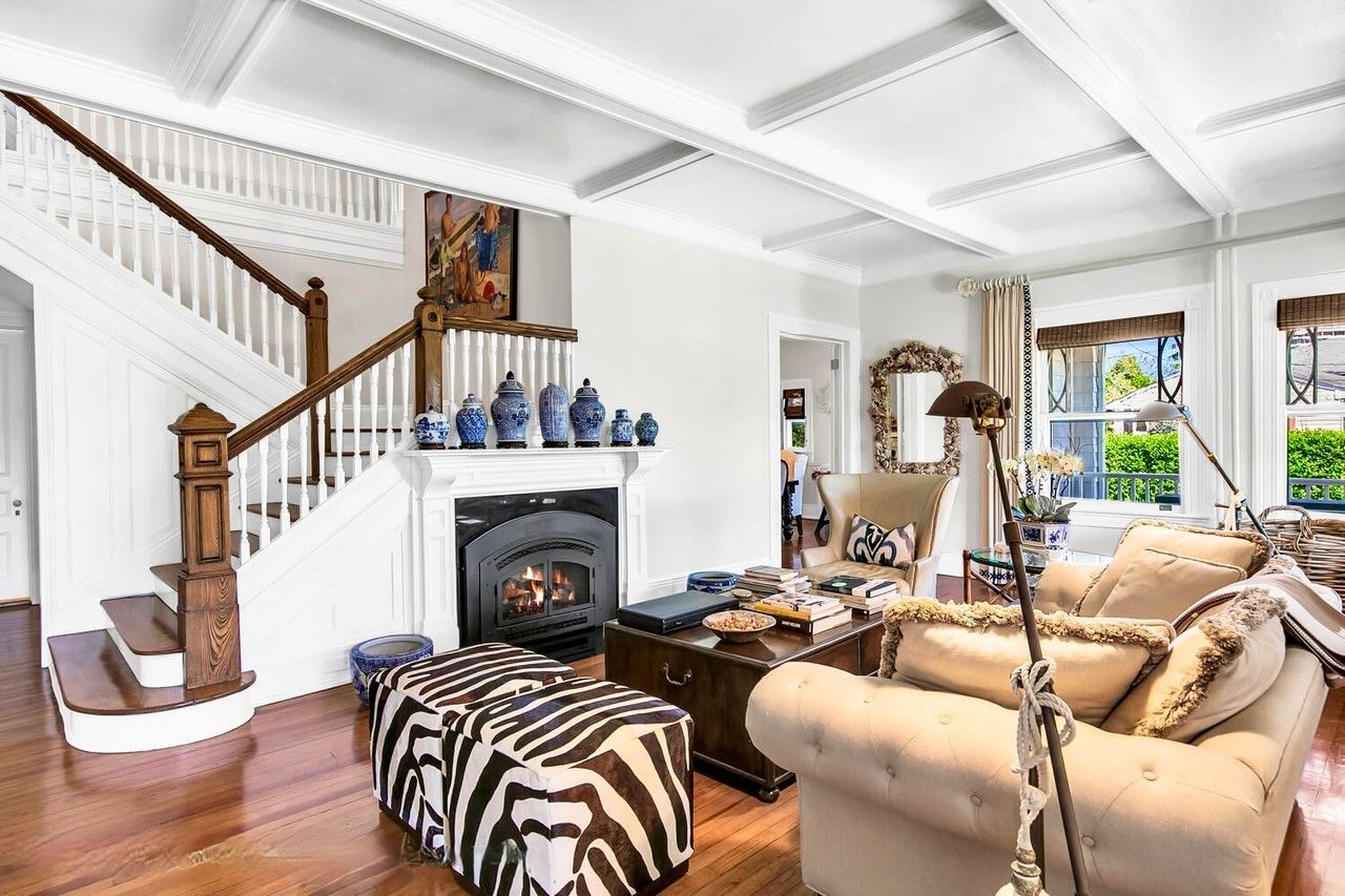 Fabulous Monmouth Beach Sale! LOTS of Designer... starts on 8/18/2023