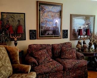 Charming Livingroom full of Treasures!