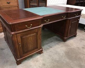 mahogany desk orlando