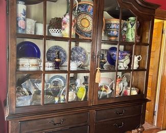 Traditional, Breakfront, mint condition