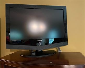 Samsung small tv monitor with remote