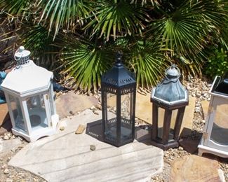 Outdoor decorative lanterns