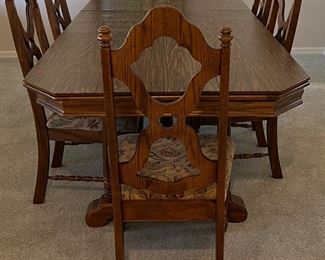 Walter of Wabash Dining Table w 2 Leaves and 6 Chairs
