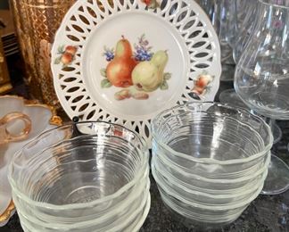Vintage Pyrex Small Bowls