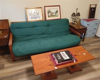futon.coffee table