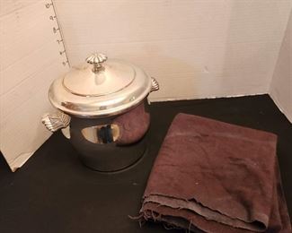 International Silver Co ice bucket with polishing cloth