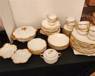 Vintage Havilland china approx 62 pcs great condition