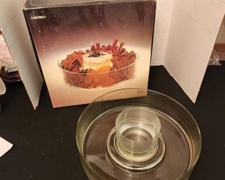 Essentials chip and dip glass bowl