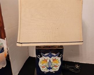 Ceramic Asian floral table lamp