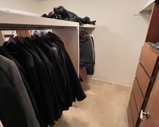 WALKIN CLOSET
