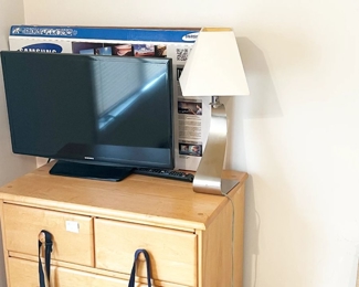 Guest Room Dress  Samsung Smart TV