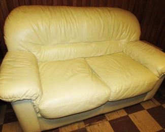 leatherloveseat