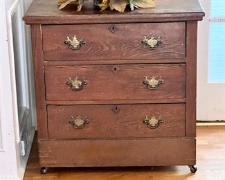 Vintage chest of drawers