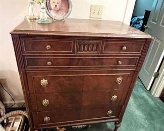 Vintage chest of drawers