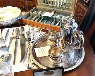 Pretty tea set, more flatware, carving set