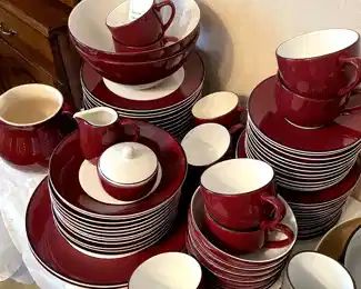 Pagnossin Treviso dinnerware service for 12 plus extras