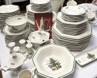 Nikko Christmas Time china.  Excellent condition!