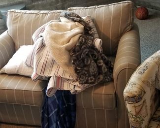 Loveseat matches sleeper sofa