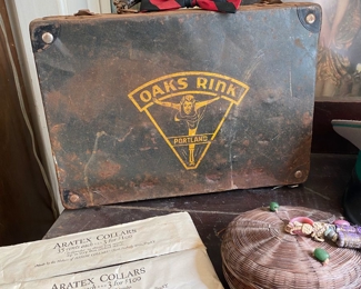 Vintage Oaks Park roller skates and case