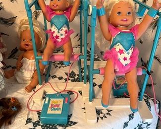 Battery operated Jennie Gymnast