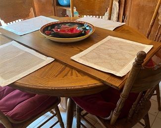 Oak table w leaf and 6 chairs