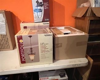 Light fixtures
Sconces