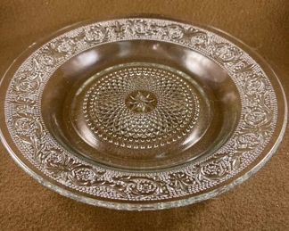 8-piece set of glass dessert plates